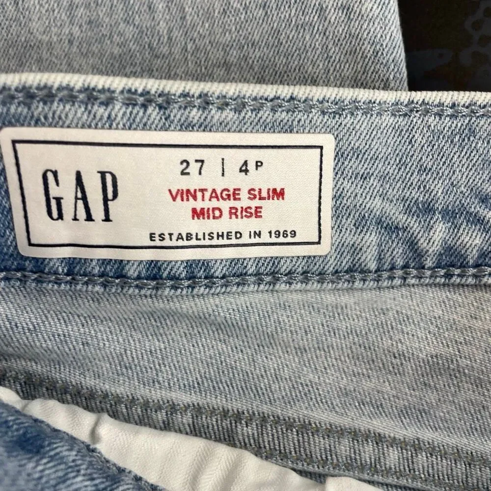 Gap Vintage Slim Mid Rise Light Wash Jeans Size 27 / 4P